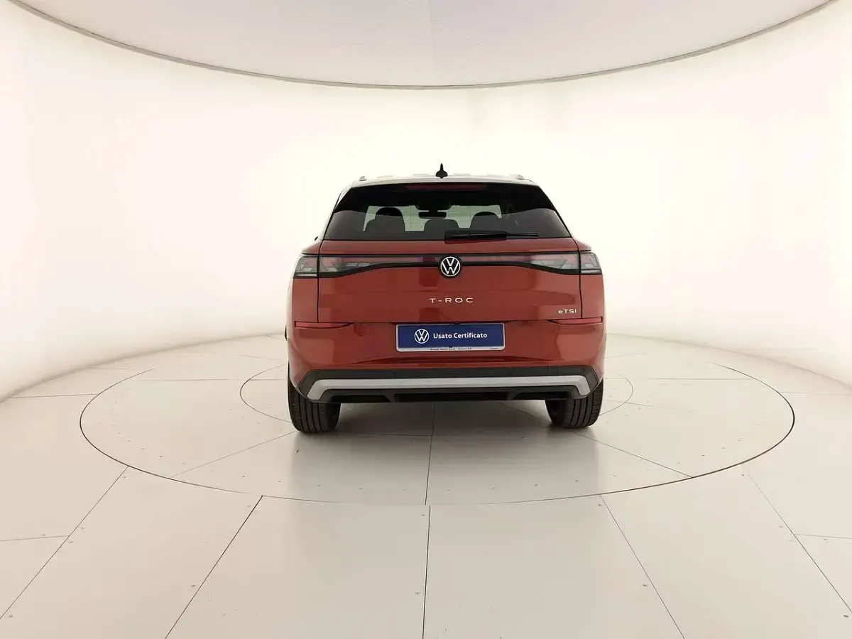 Usata VW T-Roc Style 116 CV (85 kW) 2026 Flame red metallizzato nero SUV