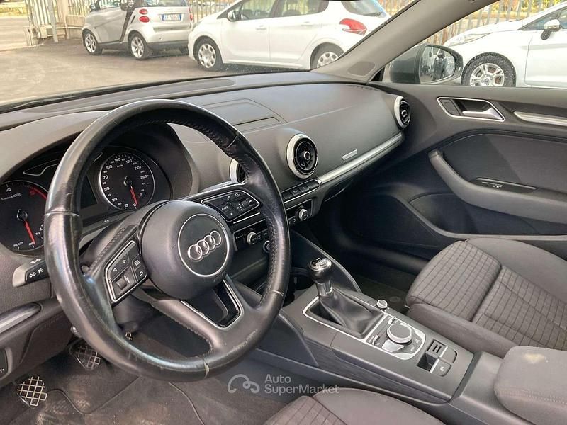 Usata Audi A3 S-Line 110 CV (80 kW) 2017 Grigio delfino Berlina
