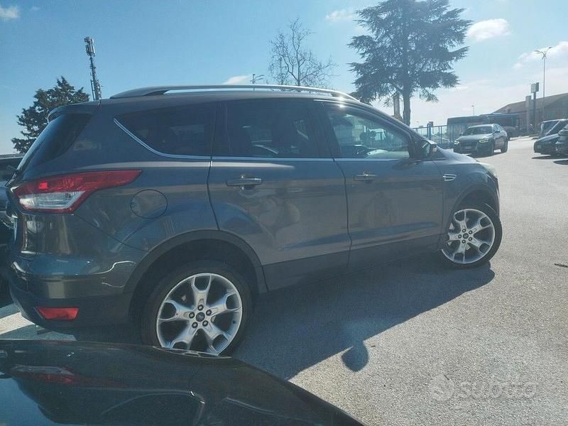 Usata Ford Kuga Titanium 163 CV (119 kW) 2014 Grigio SUV
