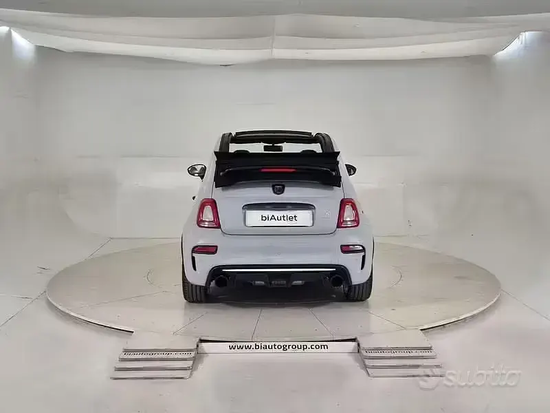 Usata Abarth 595C Esseesse 180 CV (132 kW) 2021 Grigio Cabrio