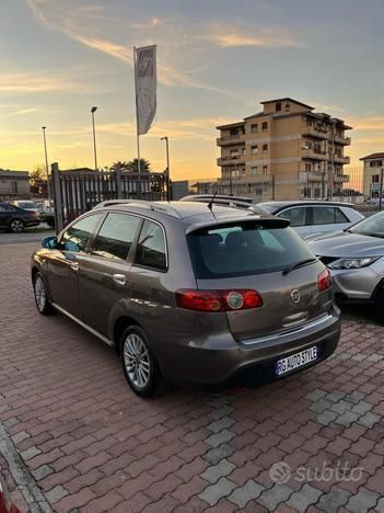 Usata Fiat Croma Emotion 120 CV (88 kW) 2009 Grigio scuro metallizzato Station wagon