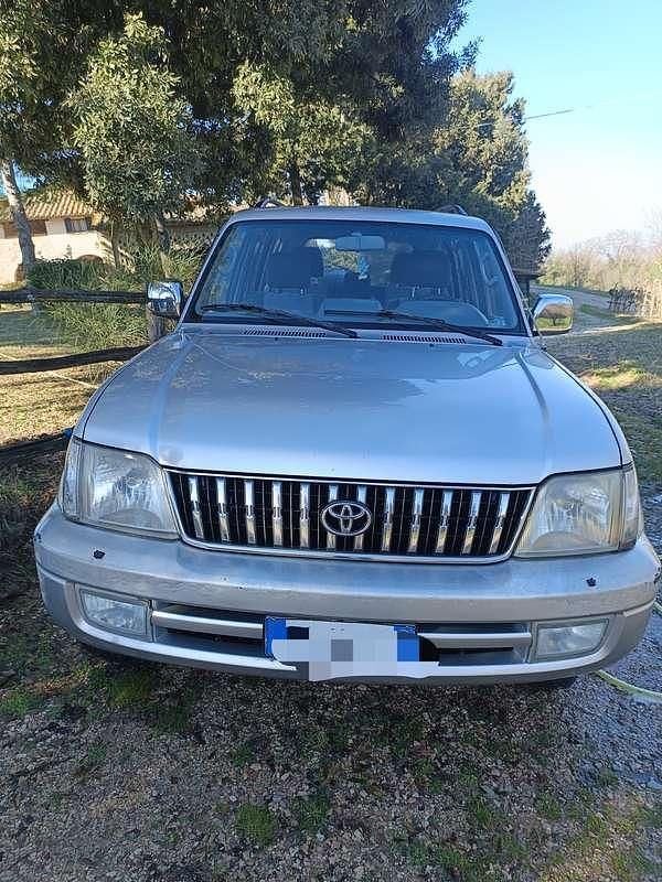 Argento Usata 2001 Toyota Land Cruiser SUV | 9000 € (Buon prezzo) - Immagine 1/4