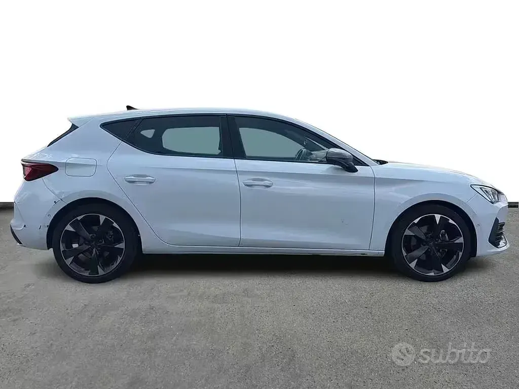 Usata Cupra Leon 150 CV (110 kW) 2023 Bianco Berlina