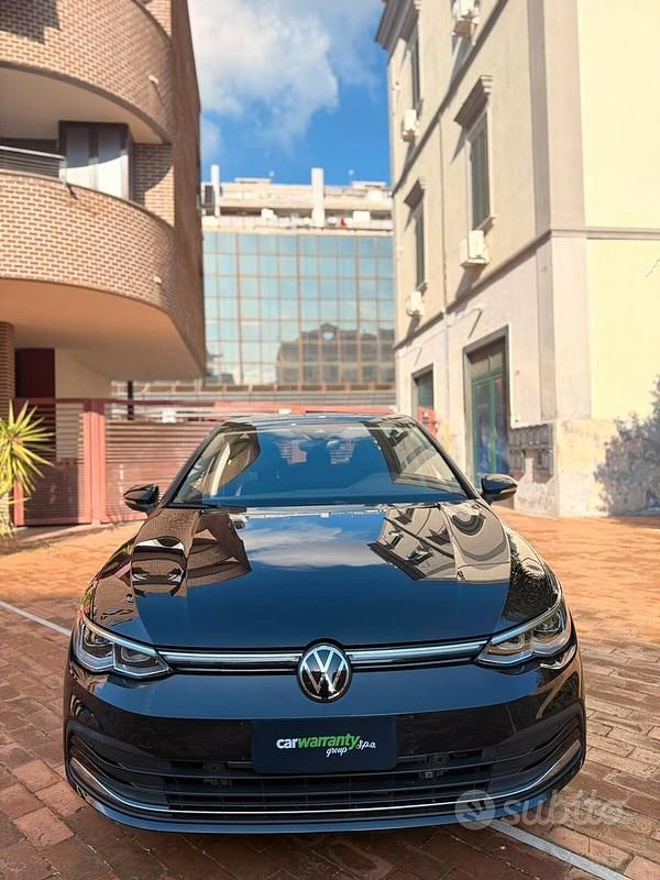 Usata VW Golf VIII Life 116 CV (85 kW) 2023 Nero Berlina