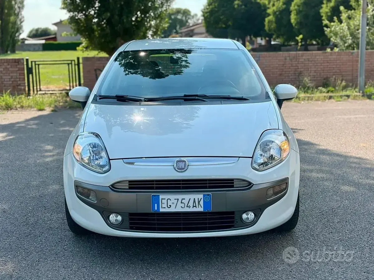 Usata Fiat Punto Evo Sport 95 CV (69 kW) 2011 Bianco Utilitaria