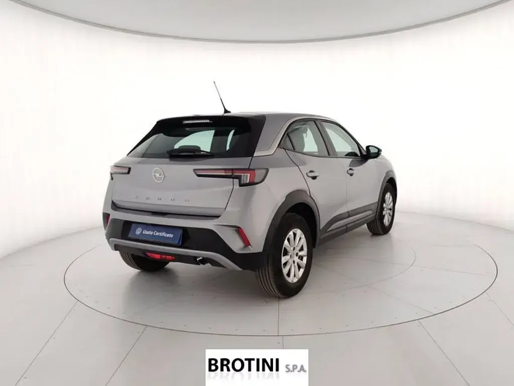 Usata Opel Mokka Elegance 101 CV (74 kW) 2022 Argento metallizzato SUV