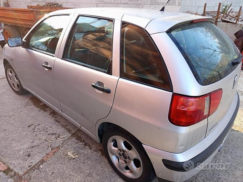 Usata Seat Ibiza 2001 Grigio Utilitaria