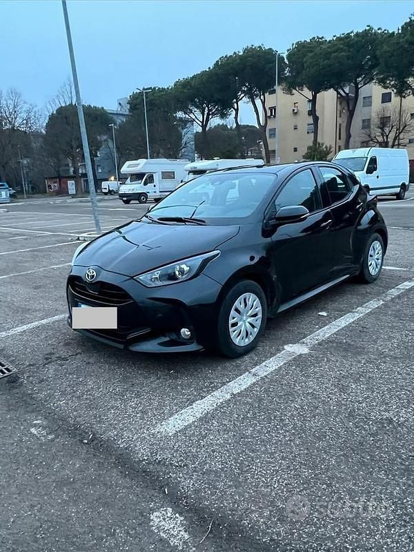 Usata Toyota Yaris Active 116 CV (85 kW) 2022 Berlina