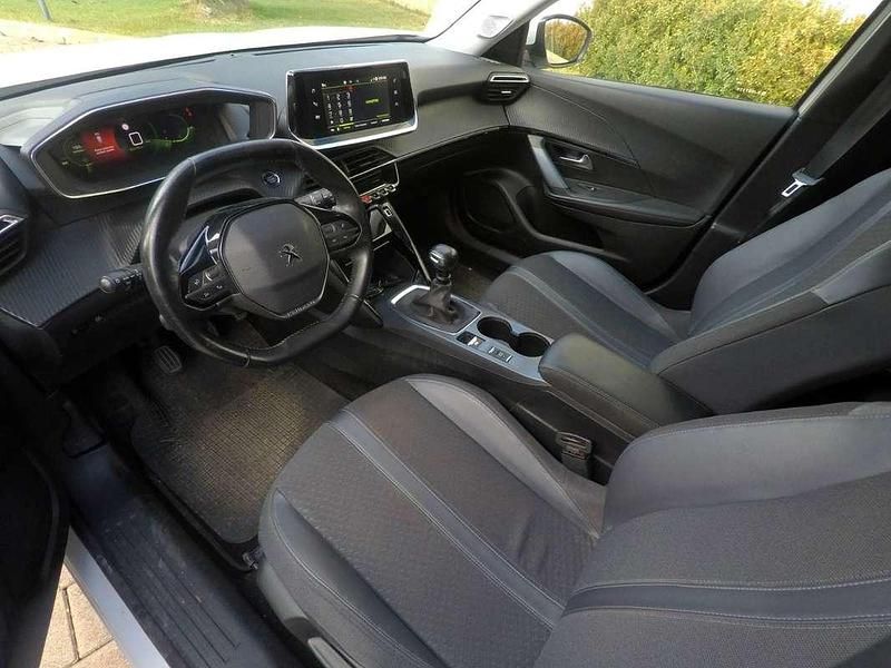 Usata Peugeot 2008 Active 131 CV (96 kW) 2020 Bianco SUV