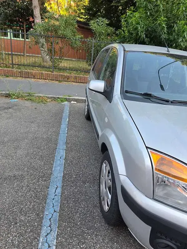 Usata Ford Fusion 79 CV (58 kW) 2008 Grigio Utilitaria