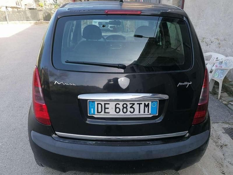 Usata Lancia Musa 101 CV (74 kW) 2007 Marrone Monovolume