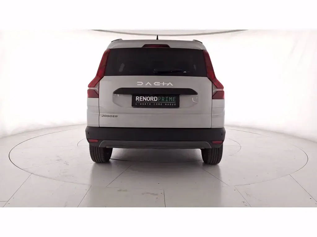 Usata Dacia Jogger Extreme 101 CV (74 kW) 2023 Argento Monovolume