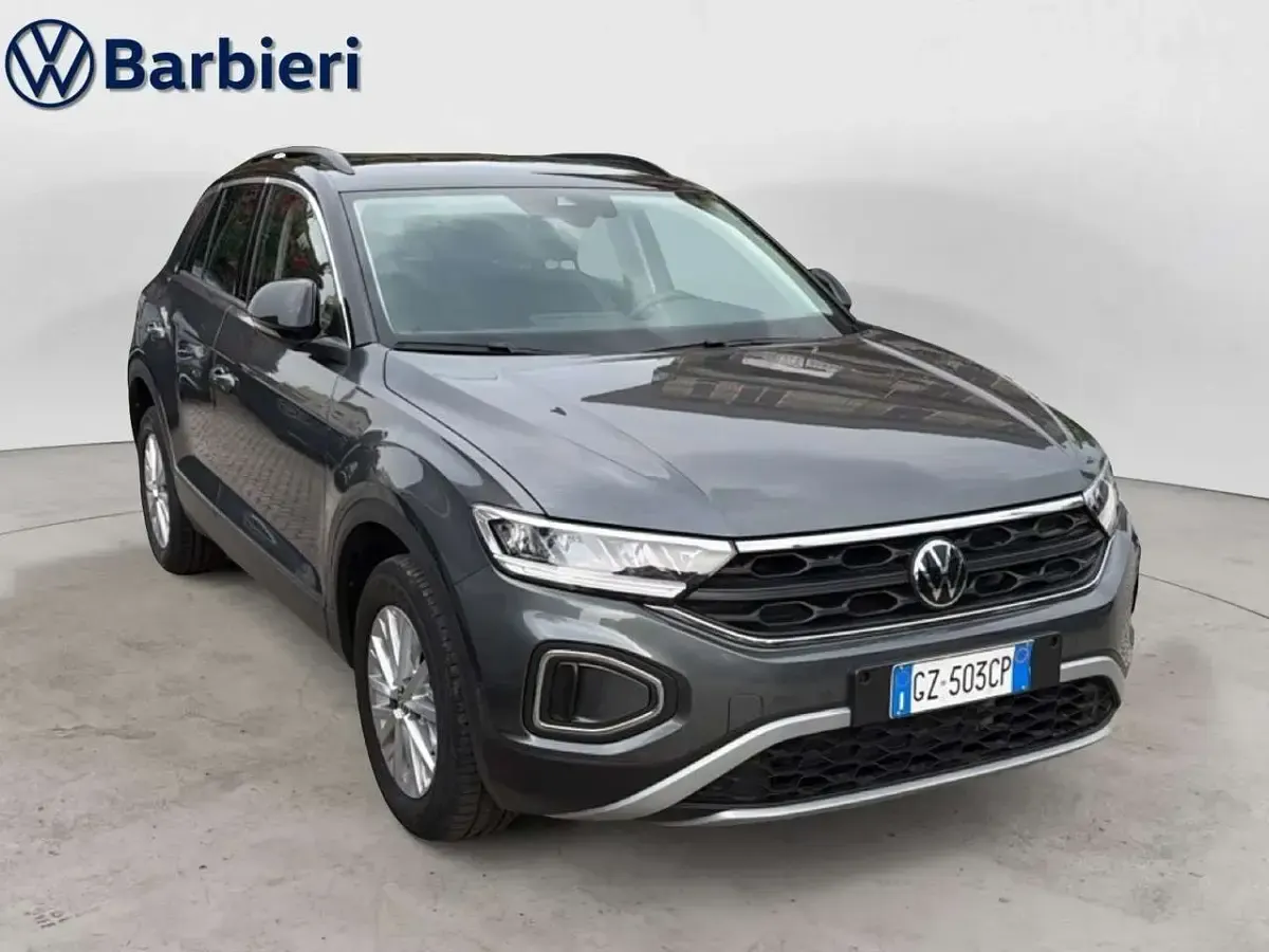 Usata VW T-Roc Life 116 CV (85 kW) 2025 Grigio SUV