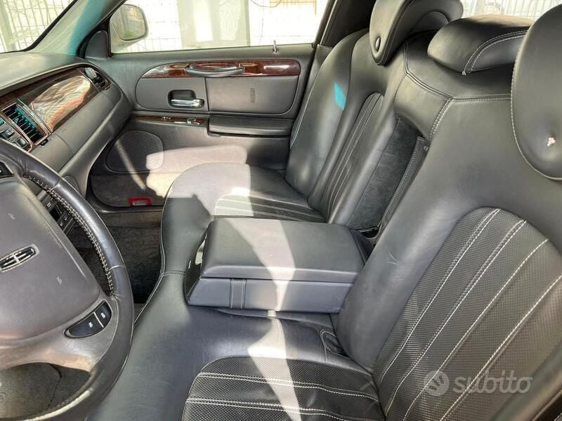 Usata Lincoln Town Car 2000 Grigio Berlina