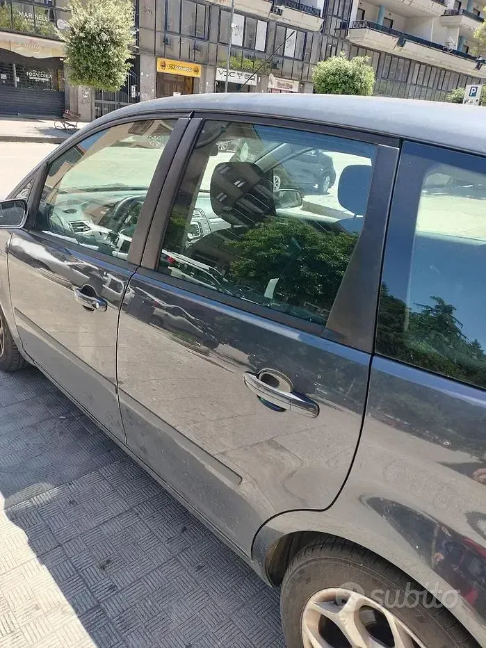 Usata Ford C-MAX 90 CV (66 kW) 2007 Grigio Monovolume