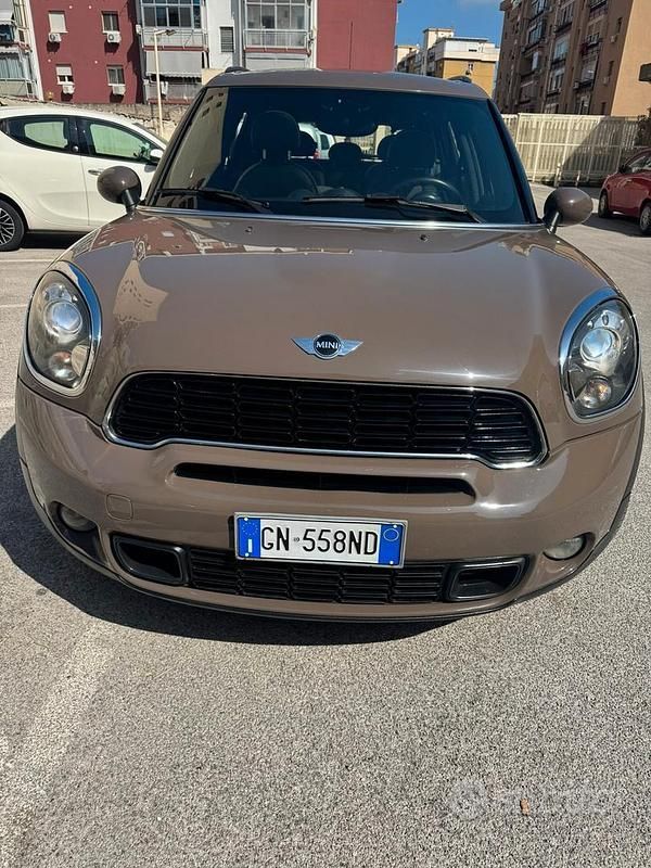 Usata Mini Cooper SD Countryman Business 142 CV (104 kW) 2014 Marrone SUV
