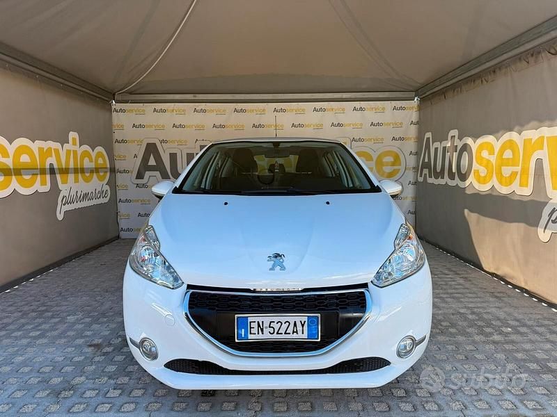Usata Peugeot 208 Allure 82 CV (60 kW) 2012 Bianco Utilitaria