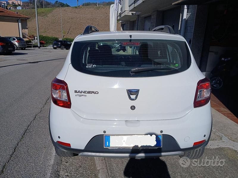 Usata Dacia Sandero Stepway 90 CV (66 kW) 2015 Bianco Berlina