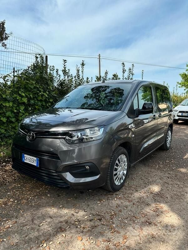 Usata Toyota Proace Verso City 130 CV (95 kW) 2022 Grigio Station wagon