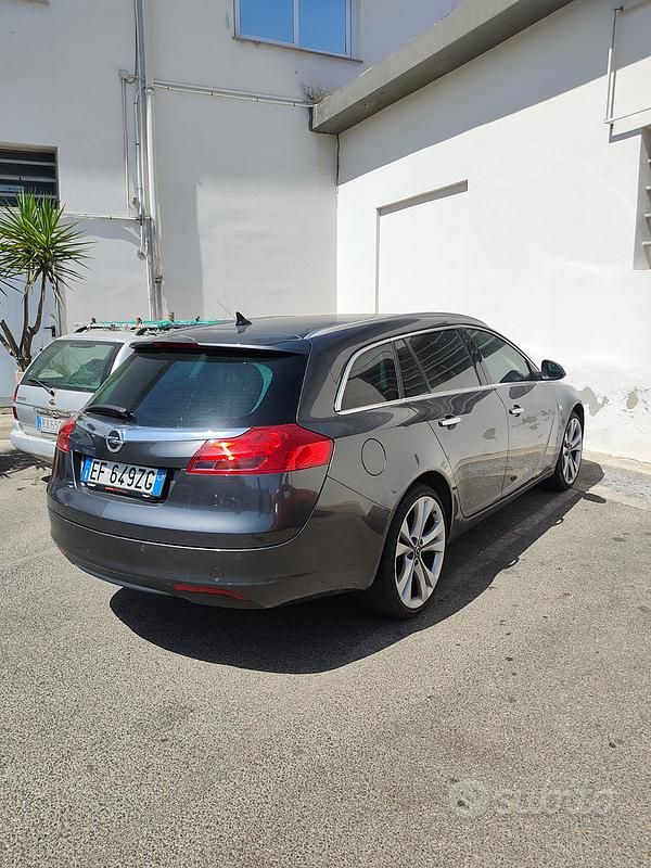 Gebraucht Opel Insignia Cosmo 160 PS (117 kW) 2011 Grau Kombi