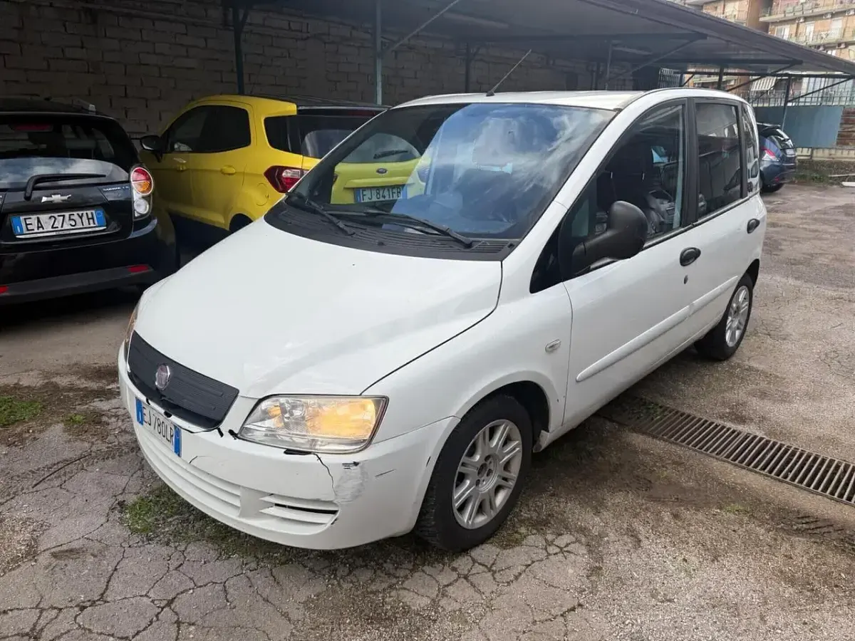 Usata Fiat Multipla Dynamic 119 CV (87 kW) 2011 Bianco