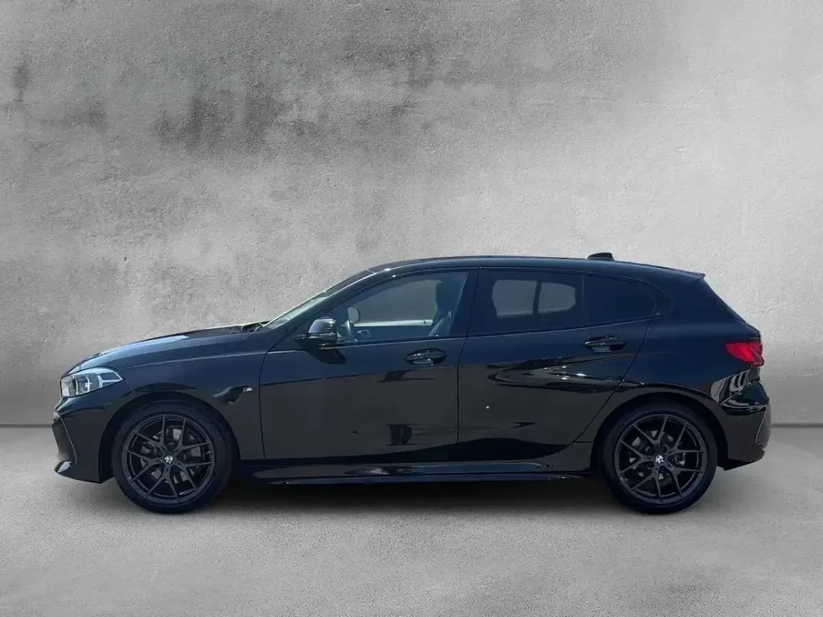Usata BMW 118 M Sport 136 CV (100 kW) 2023 Black sapphire metallic Utilitaria