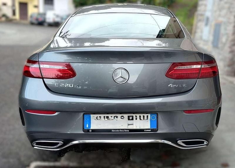 Usata Mercedes E220 AMG line 194 CV (142 kW) 2018 Grigio Coupé