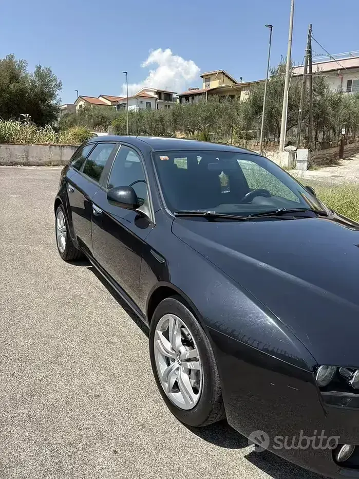 Usata Alfa Romeo 159 170 CV (125 kW) 2011 Nero Station wagon