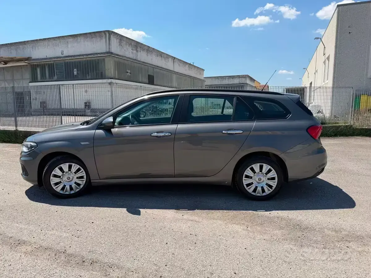 Usata Fiat Tipo Lounge 95 CV (69 kW) 2017 Grigio Station wagon
