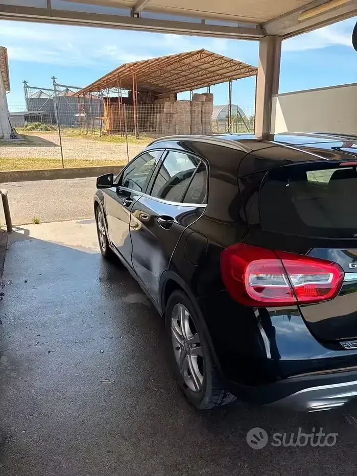 Begagnad Mercedes GLA200 136 HK (100 kW) 2015 Svart SUV
