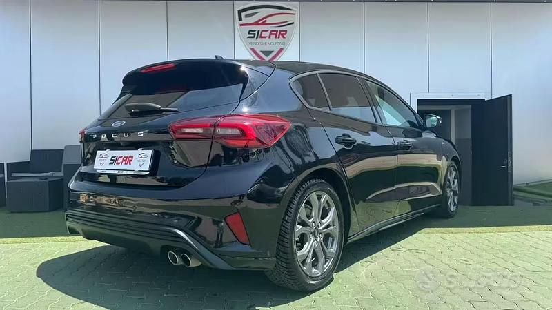 Usata Ford Focus ST 116 CV (85 kW) 2024 Nero Berlina