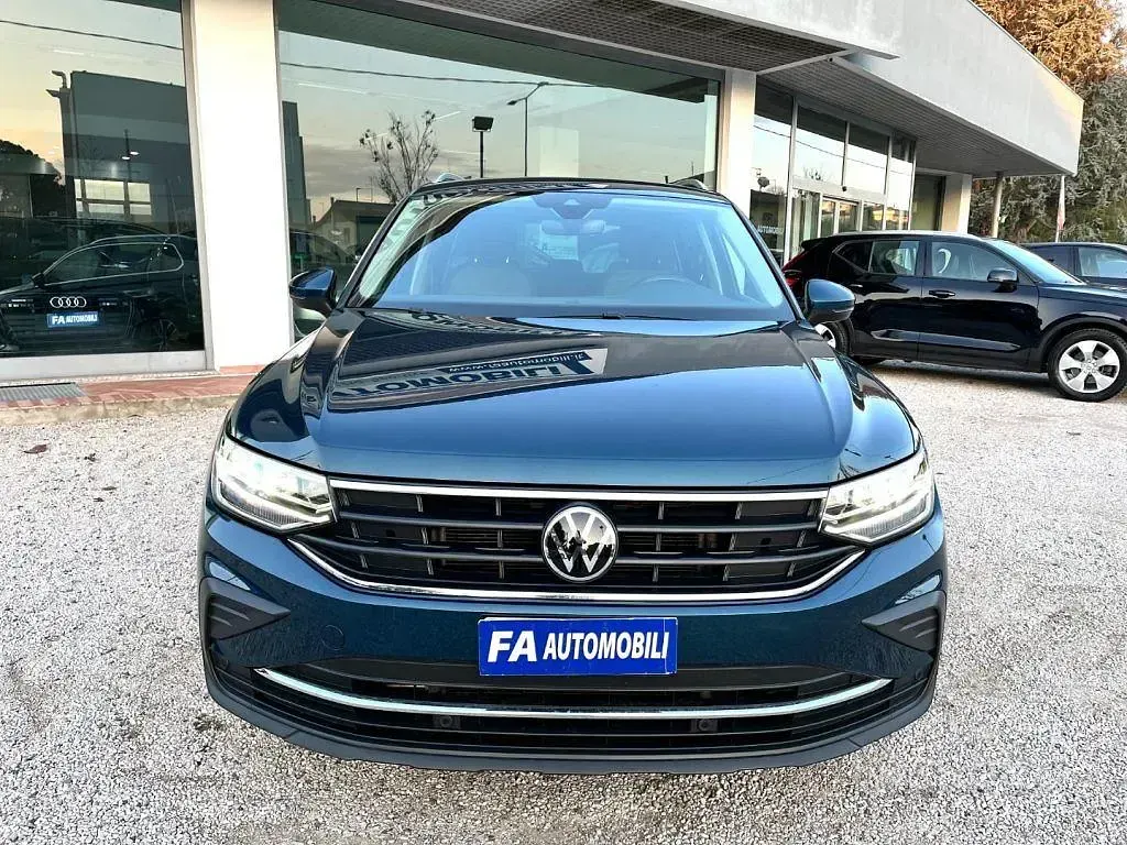 Usata VW Tiguan Life 122 CV (89 kW) 2023 Blu SUV