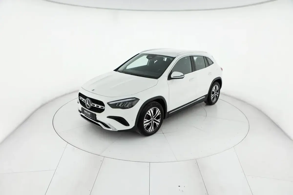 Usata Mercedes GLA180 Advanced Plus 116 CV (85 kW) 2023 Bianco SUV
