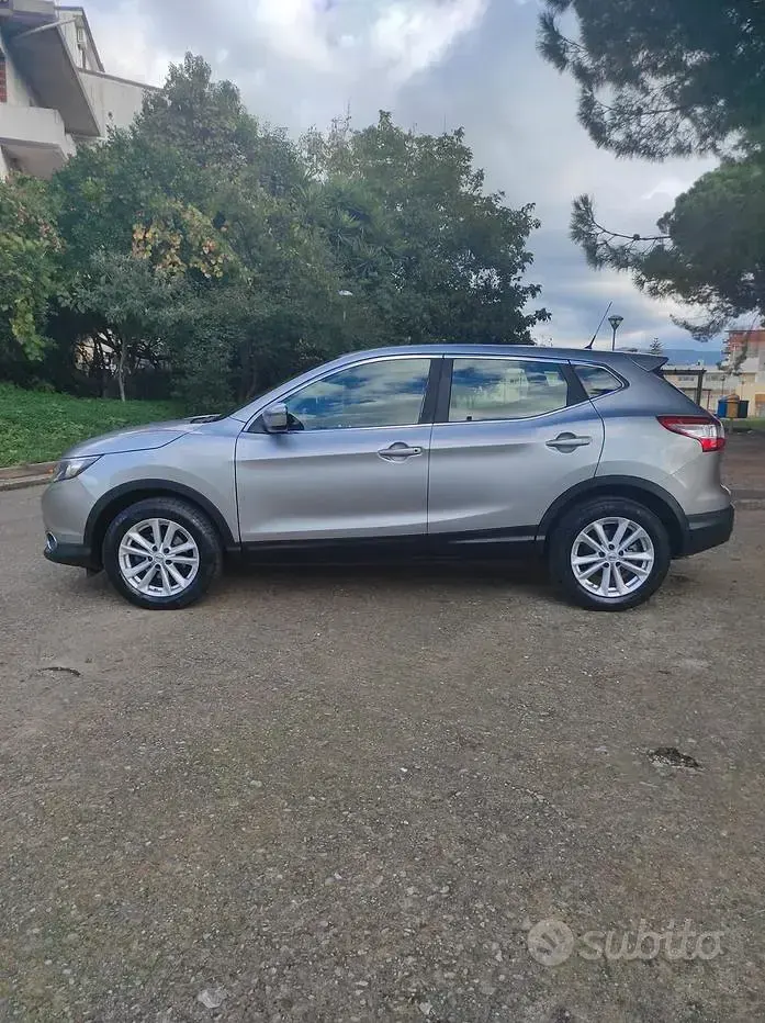 Usata Nissan Qashqai 110 CV (80 kW) 2017 Grigio SUV