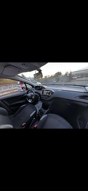 Usata Peugeot 208 Allure 75 CV (55 kW) 2015 Utilitaria