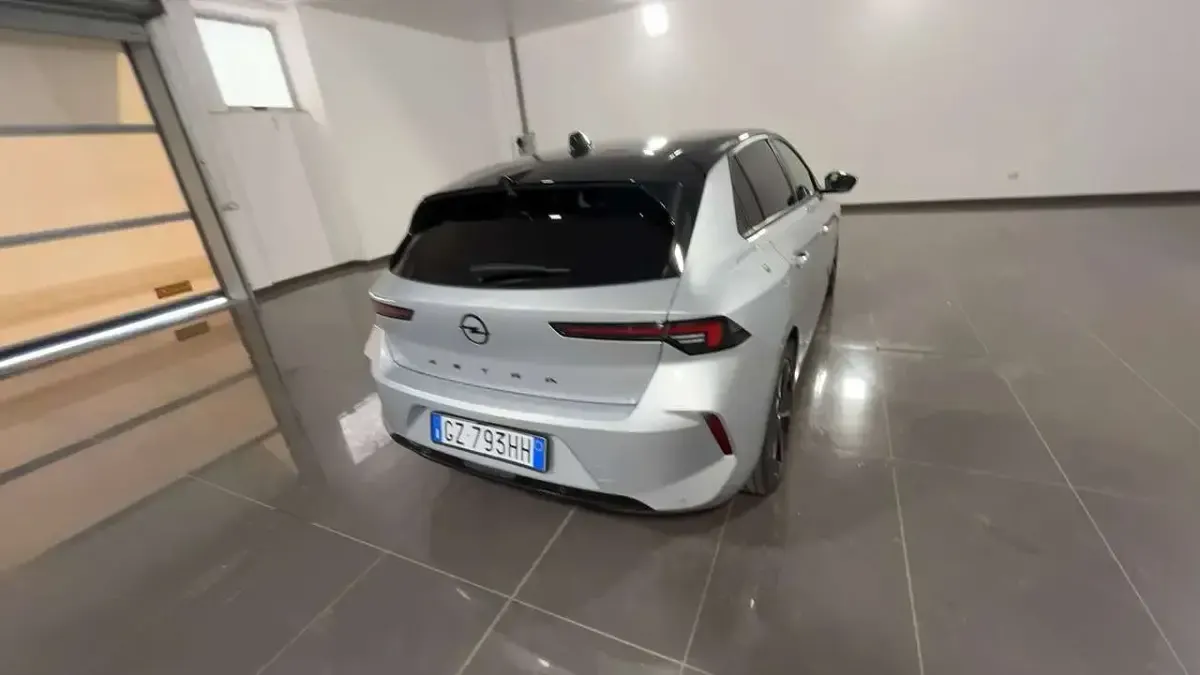 Usata Opel Astra S 131 CV (96 kW) 2025 Argento Utilitaria