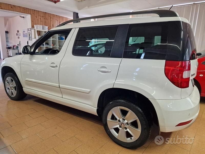 Usata Skoda Yeti Outdoor 105 CV (77 kW) 2014 Bianco SUV