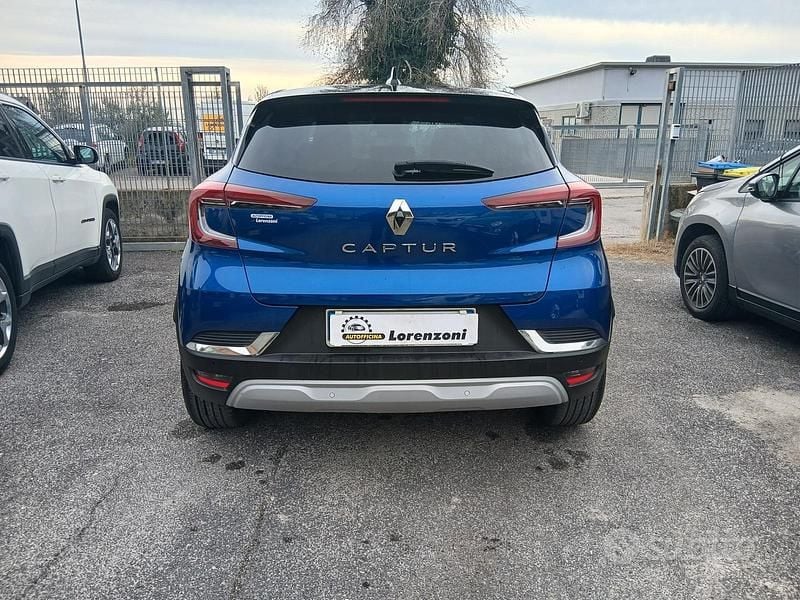 Usata Renault Captur Techno 100 CV (73 kW) 2022 Blu SUV