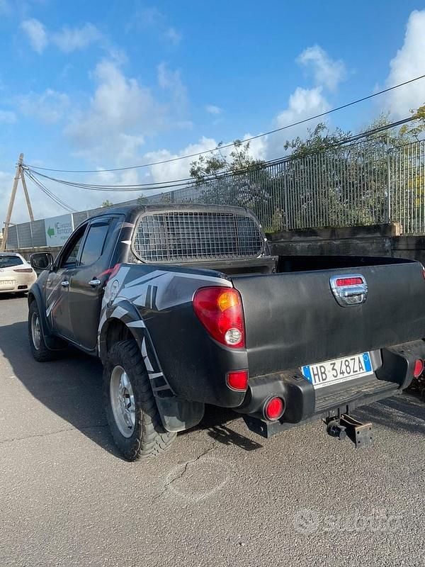 Usata Mitsubishi L200 136 CV (100 kW) 2009 Nero Pick-up