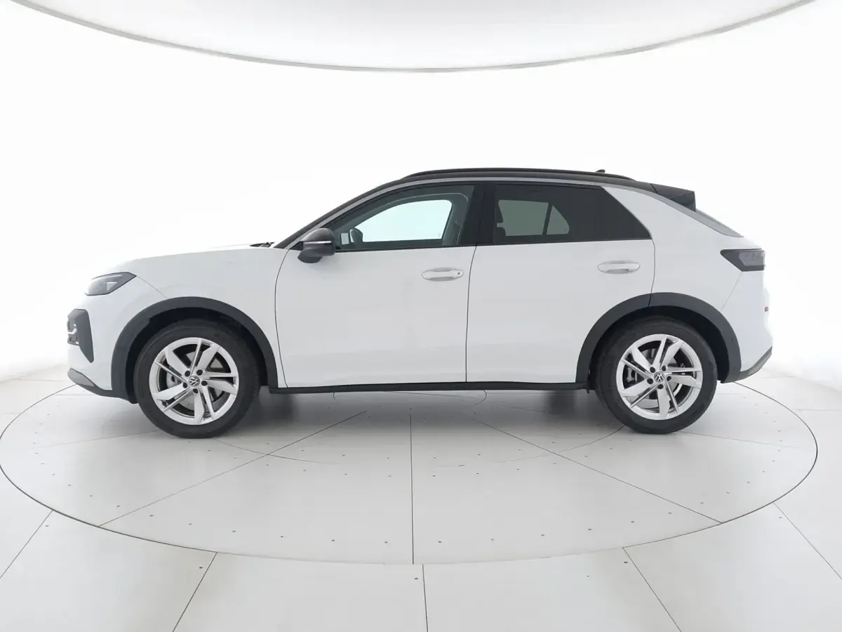 Usata VW T-Roc Life 150 CV (110 kW) 2026 Pure white nero SUV