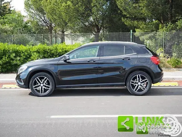Usata Mercedes GLA200 Premium 136 CV (100 kW) 2016 Nero SUV
