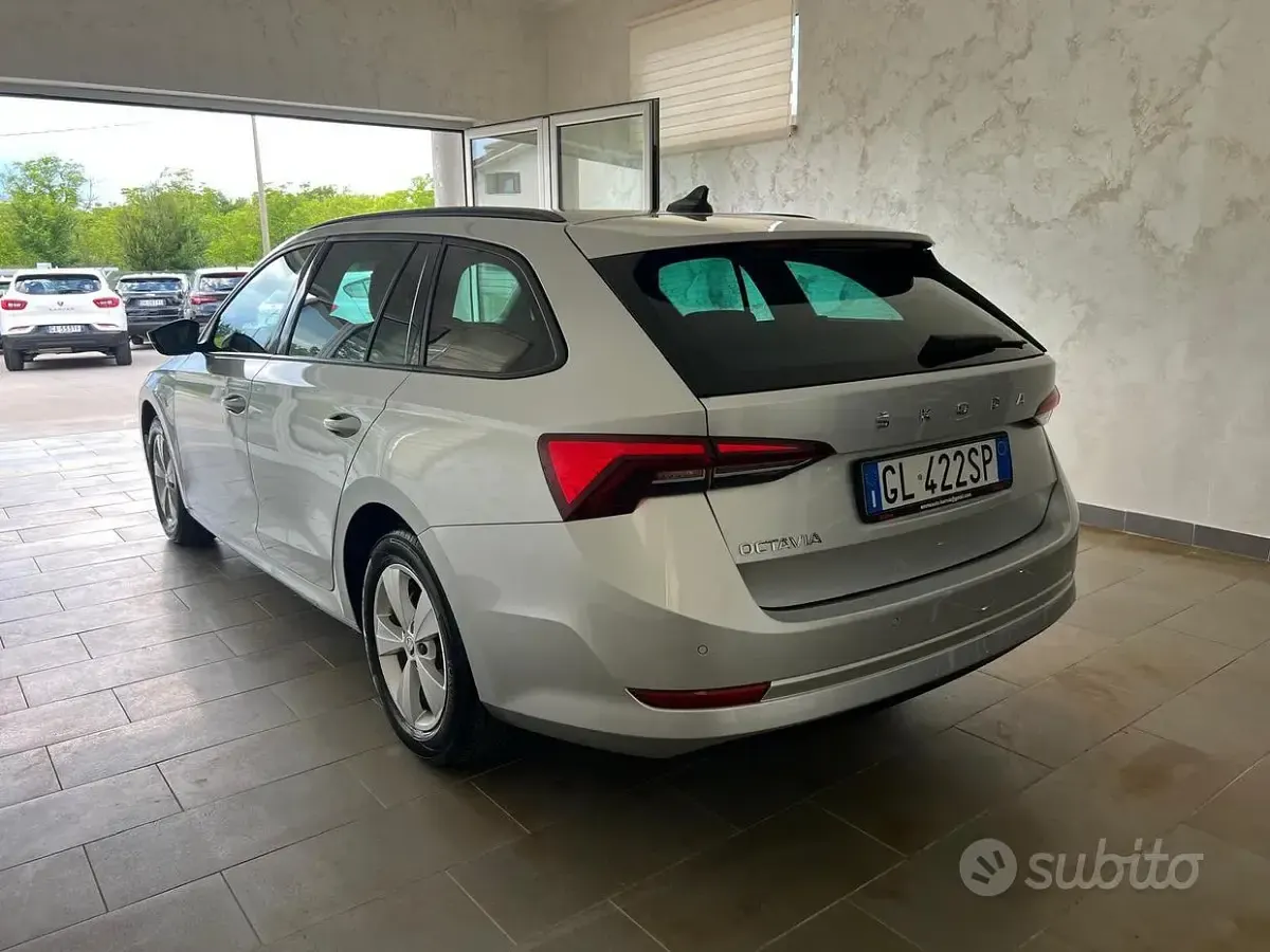 Usata Skoda Octavia SportLine 150 CV (110 kW) 2022 Grigio Station wagon
