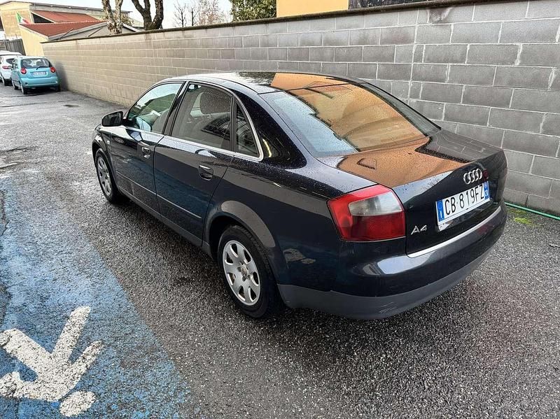 Usata Audi A4 131 CV (96 kW) 2002 Nero Berlina