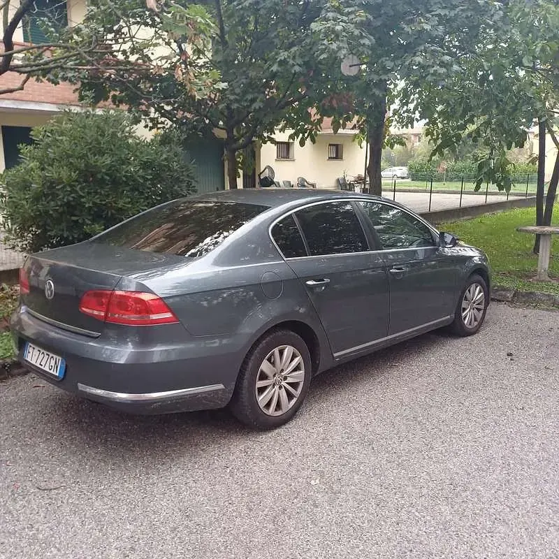 Usata VW Passat Highline 140 CV (102 kW) 2012 Berlina