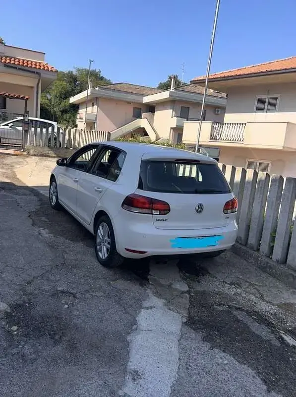 Usata VW Golf VI Highline 110 CV (80 kW) 2009 Bianco Berlina