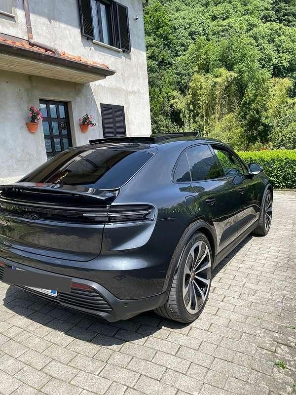 Usata Porsche Macan 300 kW (408 CV) 2024 Nero SUV