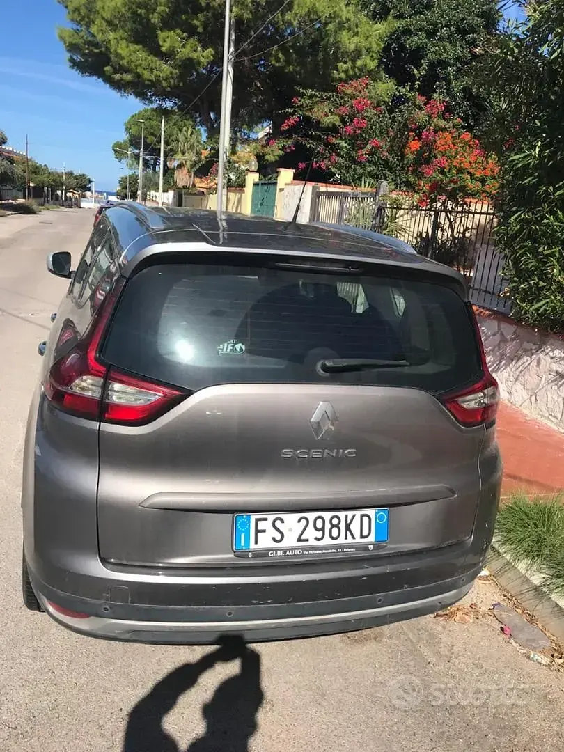 Usata Renault Scenic E-Tech 110 CV (80 kW) 2018 Grigio Monovolume