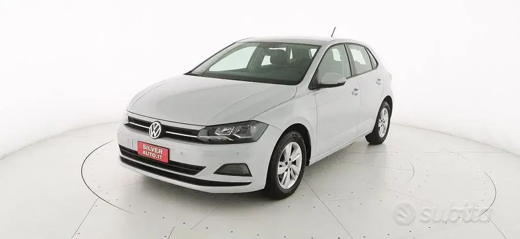 Usata VW Polo Comfortline 80 CV (58 kW) 2019 Grigio chiaro metallizzato Utilitaria