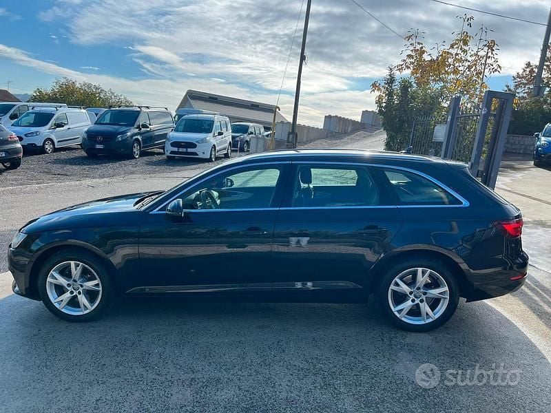 Usata Audi A4 Business 150 CV (110 kW) 2018 Blu Station wagon