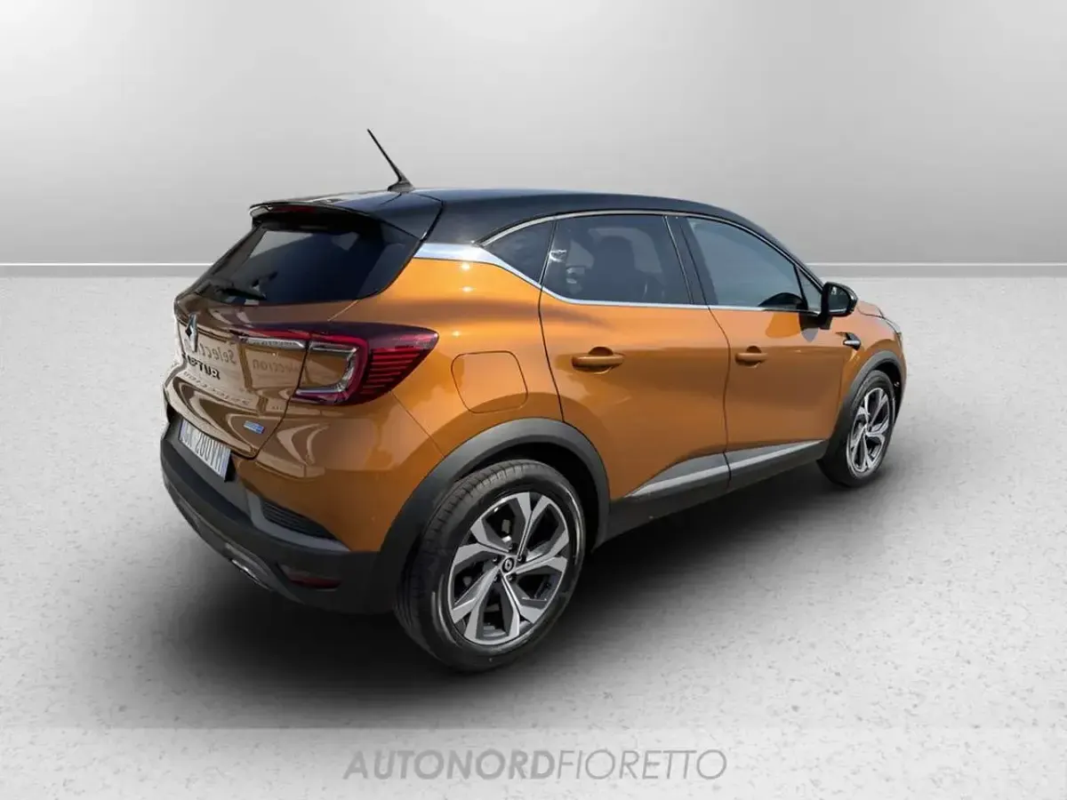 Second-hand Renault Captur Techno 143 CP (105 kW) 2022 Auriu SUV